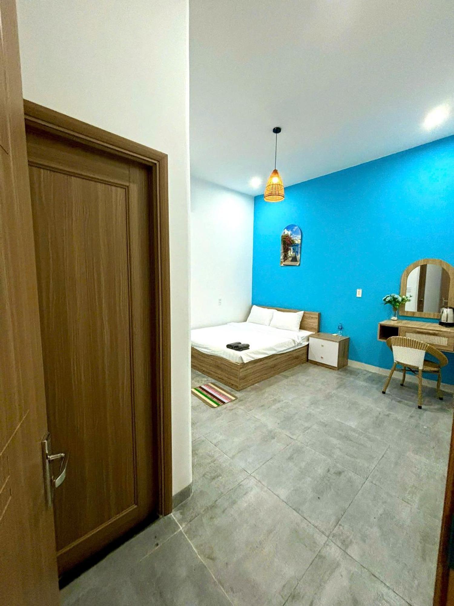 Santorini House And Coffee Hotel Danang Exterior photo