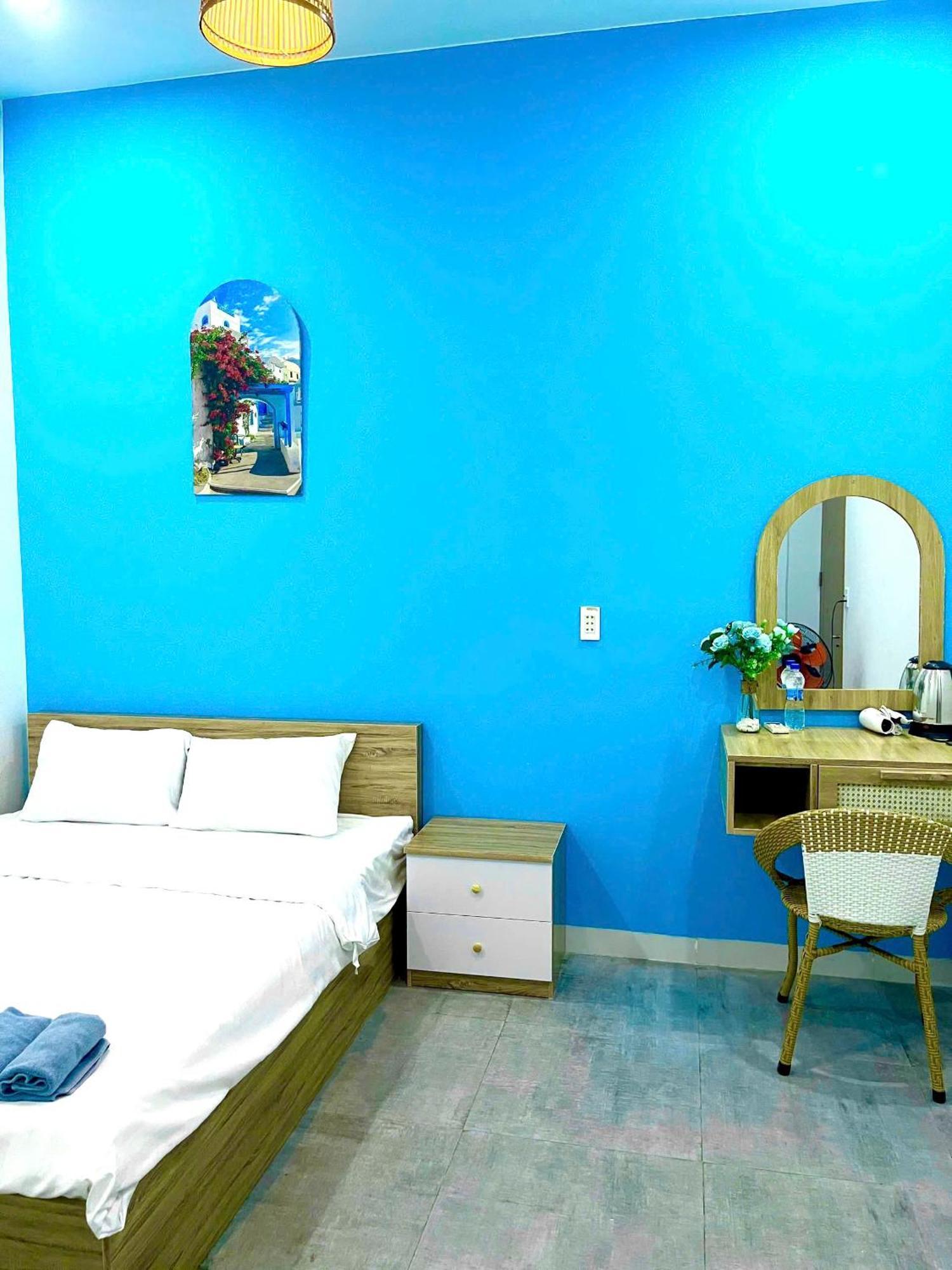 Santorini House And Coffee Hotel Danang Exterior photo