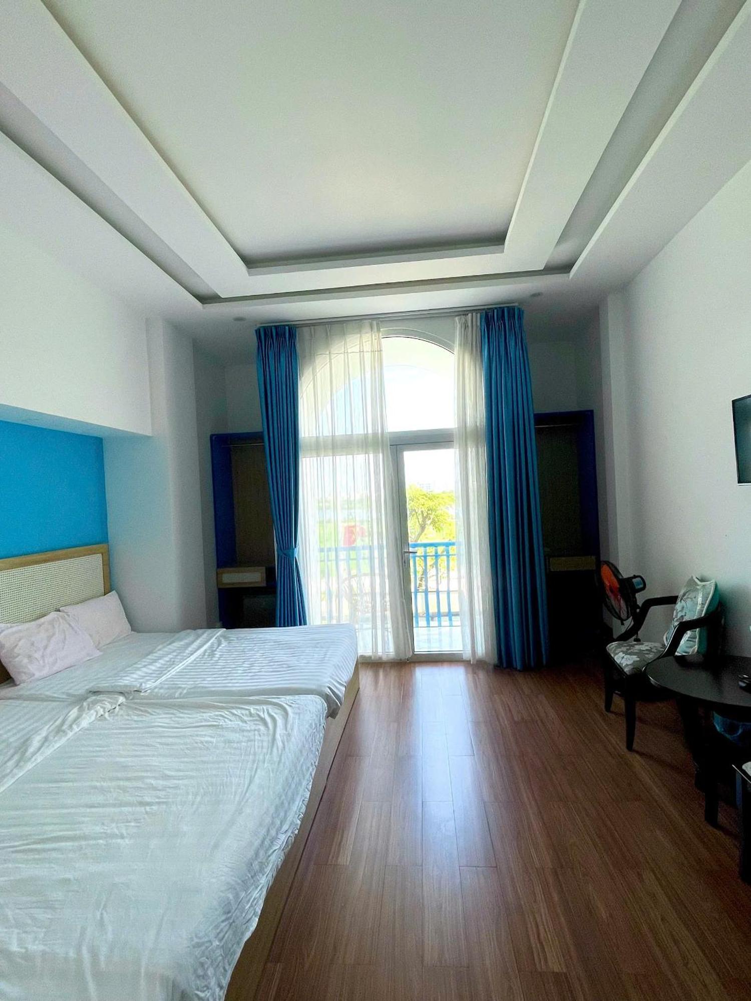 Santorini House And Coffee Hotel Danang Exterior photo